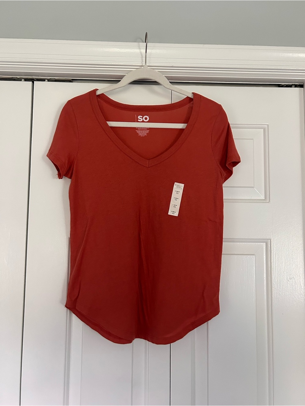 SO Coral Scoop V-Neck Short Sleeve Tee